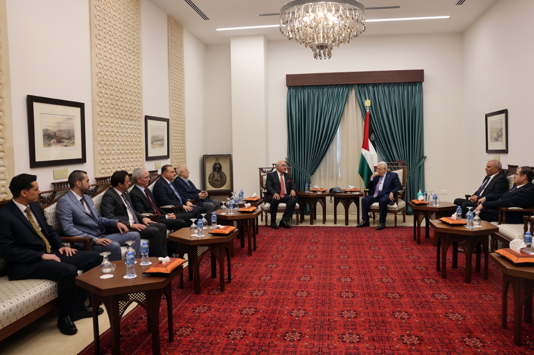 الرئيس لدى استقباله وفداً من الهيئة المستقلة للانتخاب الأردنية (تصوير: ثائر غنايم)